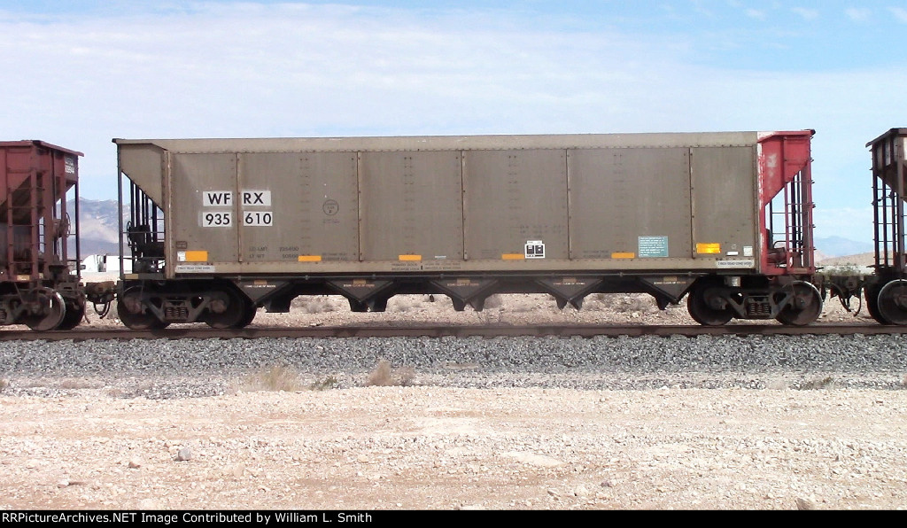 EB Unit Empty Hooper Frt at Erie NV  07-28-2022 -26